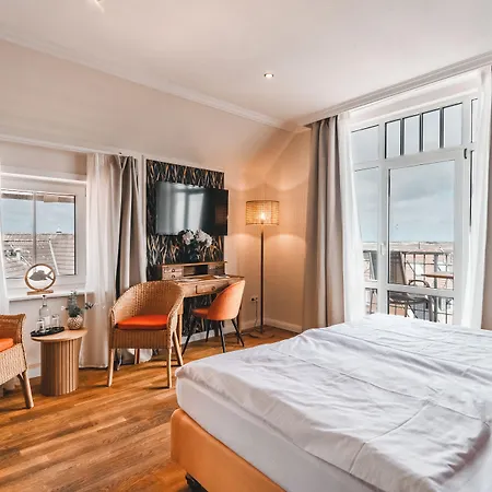 Huettmann Hotel 4*